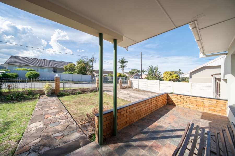 3 Bedroom Property for Sale in Sunnyridge Eastern Cape
